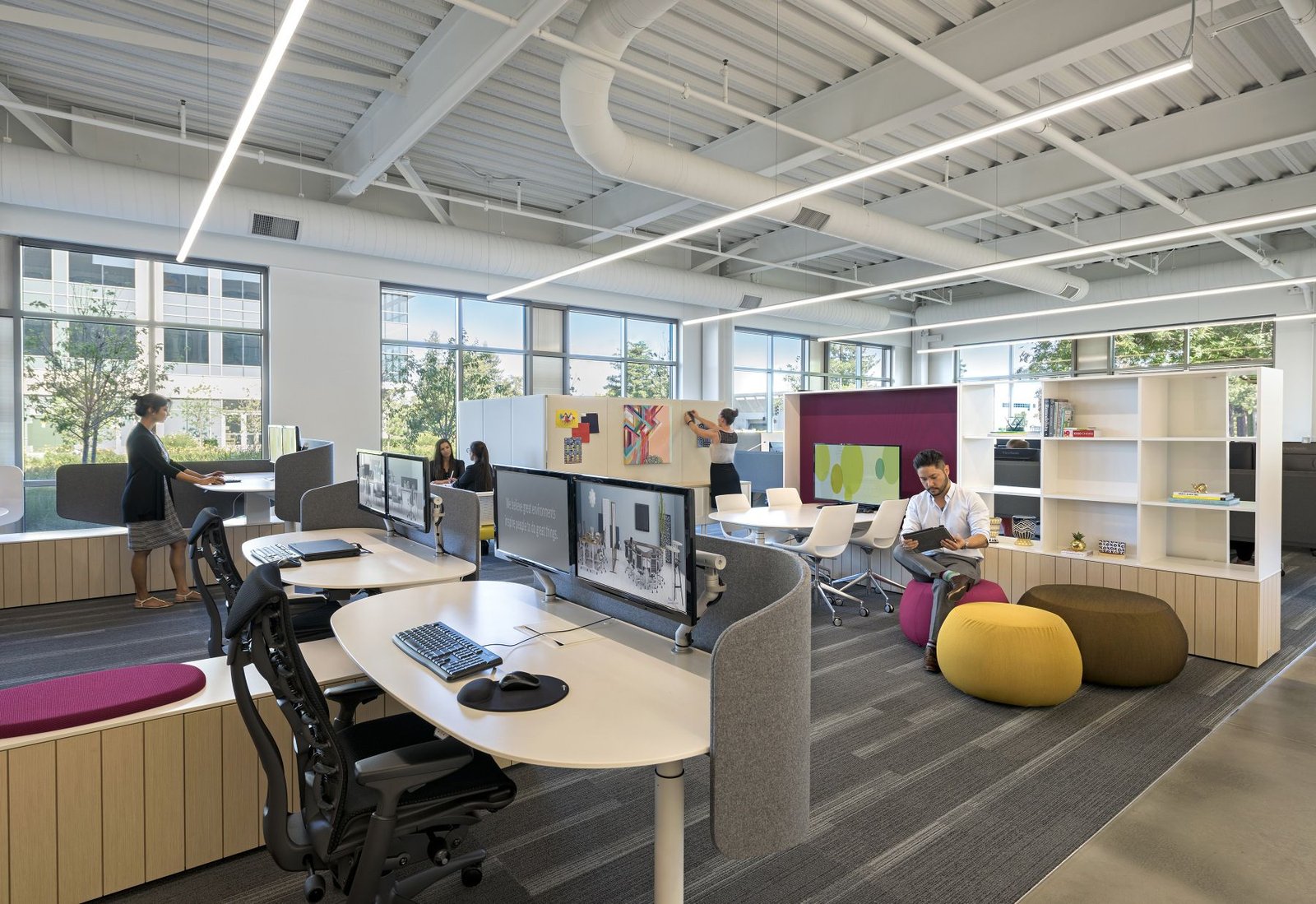 Professional office design Dubai | Customized office design Dubai | Luxury office design Dubai