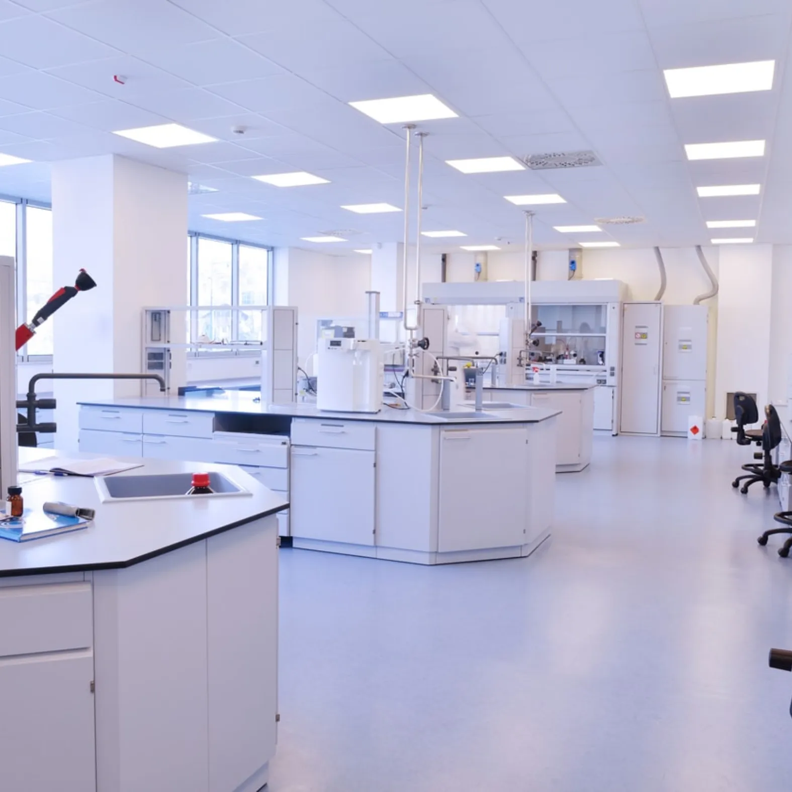 Best workspace renovation Dubai|Creative workspace transformation Dubai|Professional workspace redesign Dubai